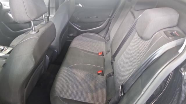 Peugeot 308 image 1