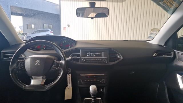 Peugeot 308 image 1