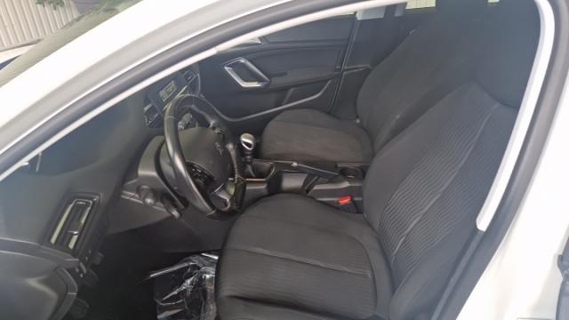 Peugeot 308 image 2