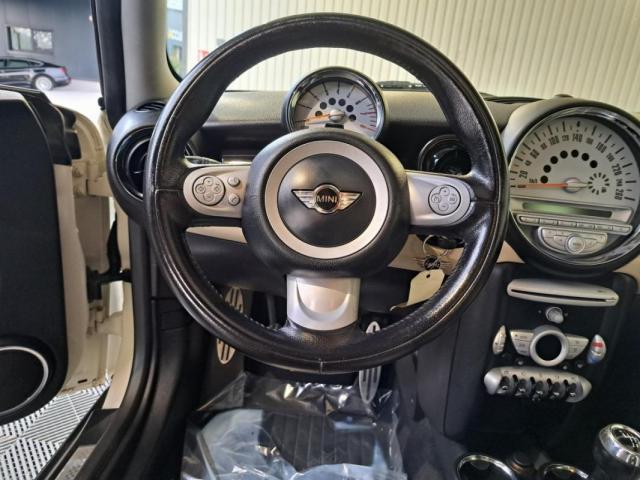 Mini Clubman image 3