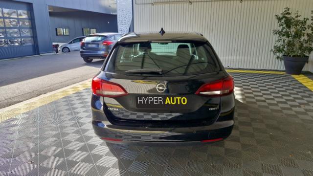 Opel Astra Sports Tourer image 5