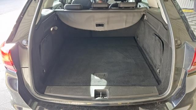 Opel Astra Sports Tourer image 9