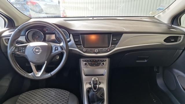 Opel Astra Sports Tourer image 7