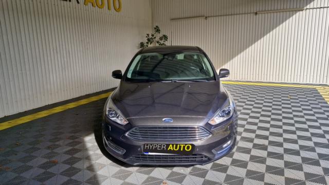 Ford Focus image 9