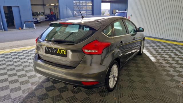 Ford Focus image 8