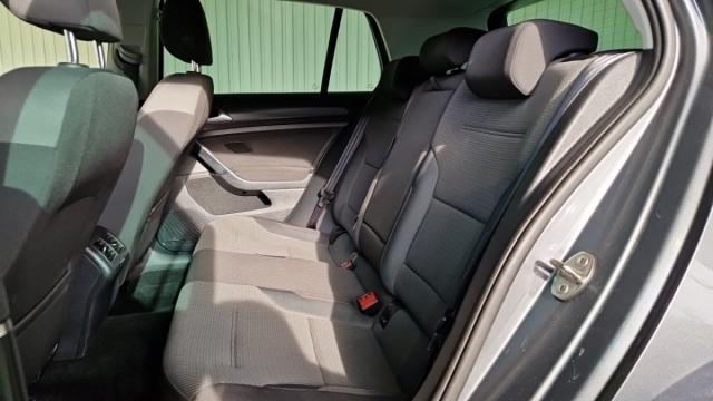 Volkswagen Golf image 8
