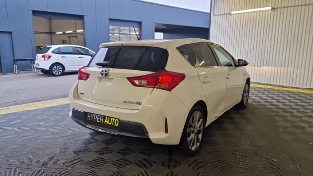 Toyota Auris image 9