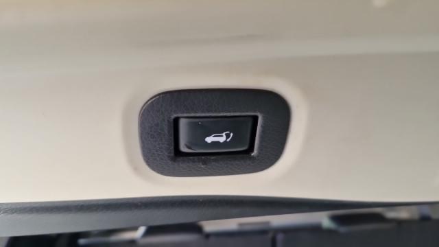 Nissan X-Trail image 2