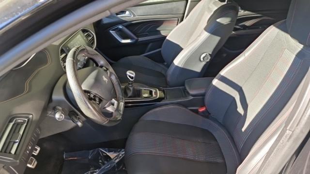 Peugeot 308 image 2