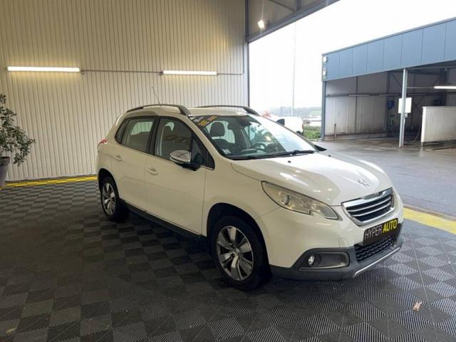 Peugeot 2008 image 2