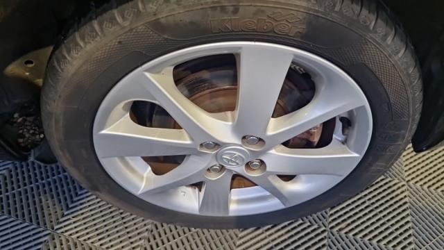 Toyota Yaris image 9