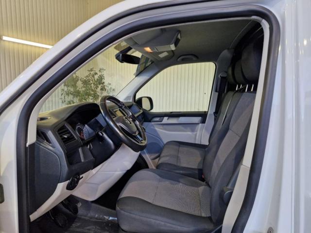Volkswagen Transporter image 3