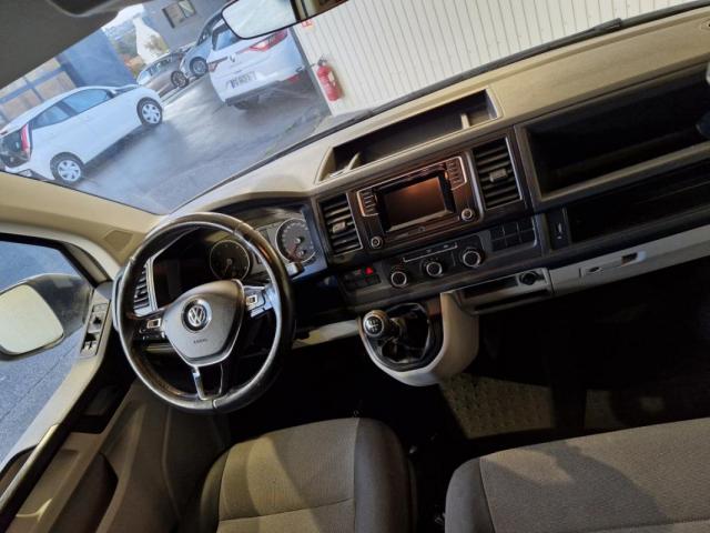 Volkswagen Transporter image 2