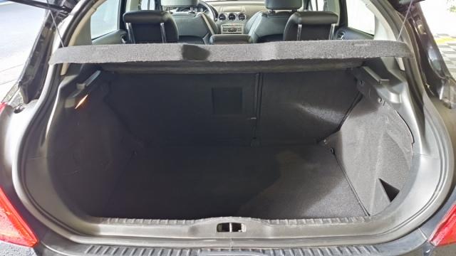 Peugeot 308 image 1