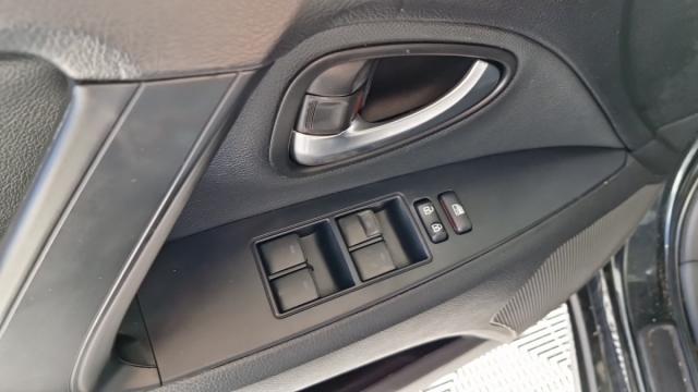 Toyota Avensis image 4