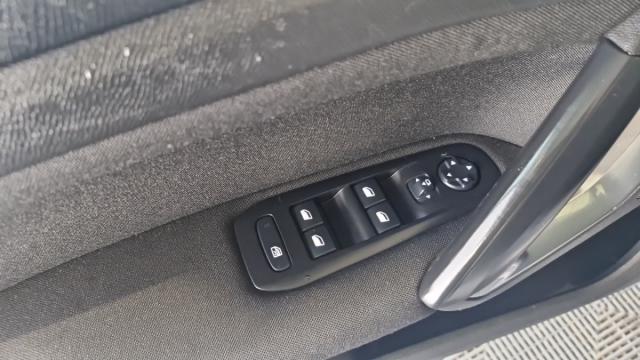 Peugeot 308 image 7