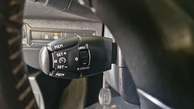 Peugeot 308 image 8