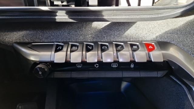 Peugeot 5008 image 8