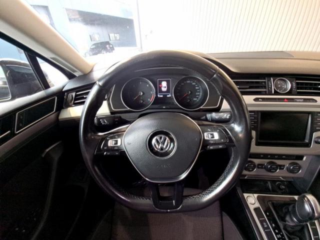 Volkswagen Passat image 9