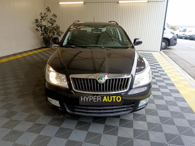 Skoda Octavia image 2