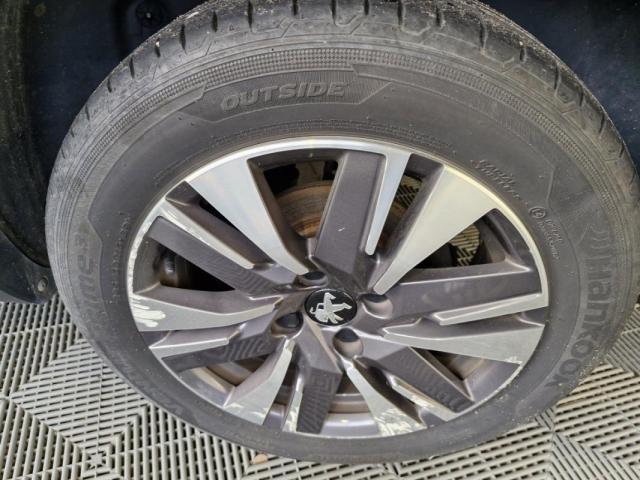 Peugeot 2008 image 9