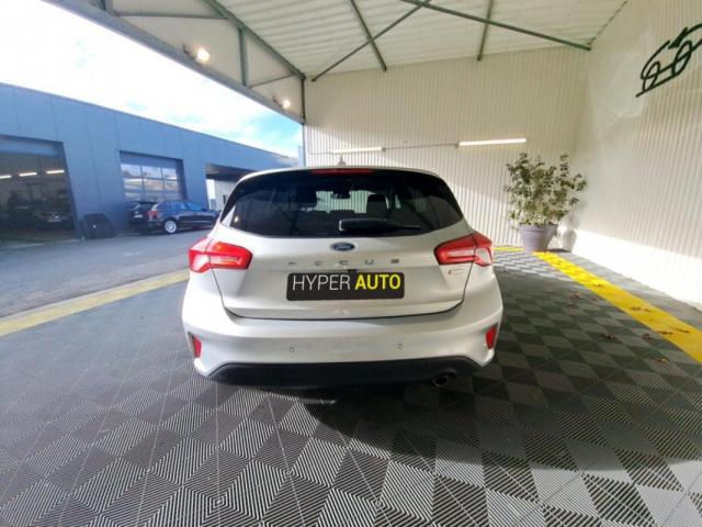 Ford Focus image 8