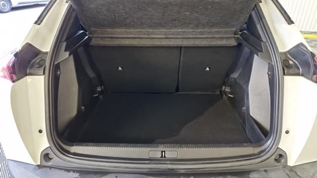 Peugeot 2008 image 2