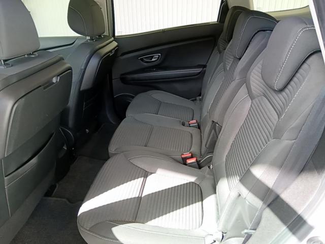 Renault Grand Scénic image 2