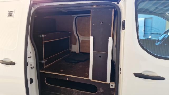 Peugeot Expert image 1