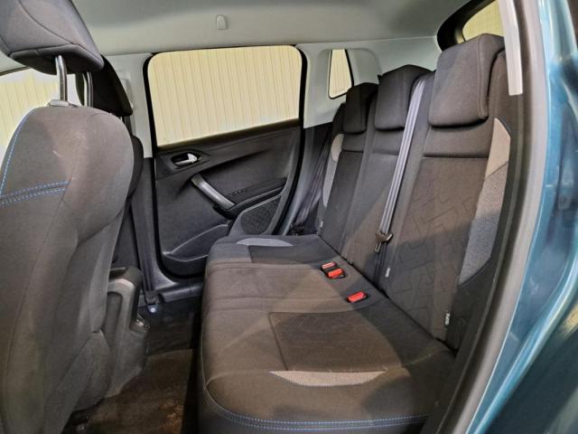 Peugeot 2008 image 8