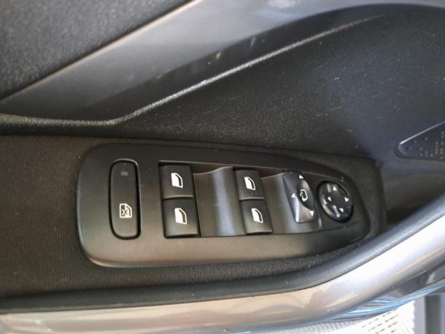 Peugeot 2008 image 9