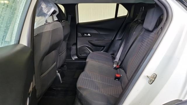 Peugeot 2008 image 2