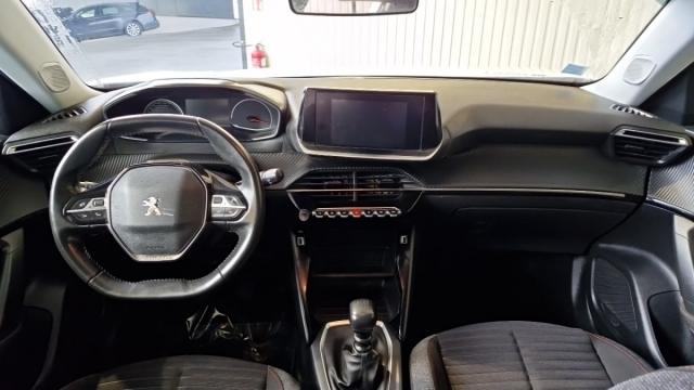 Peugeot 2008 image 8