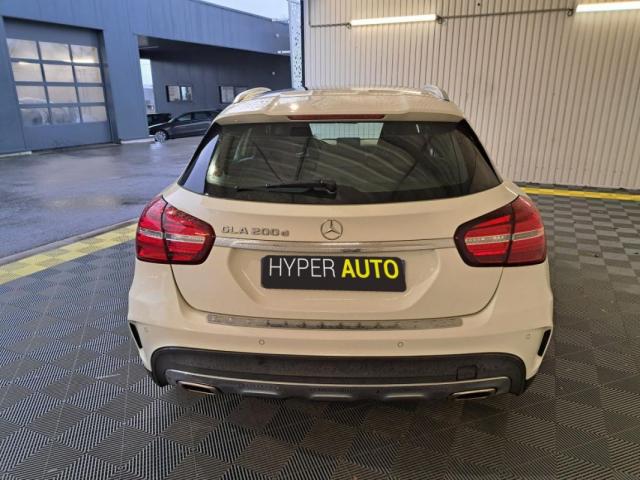 Mercedes Benz Gla image 9