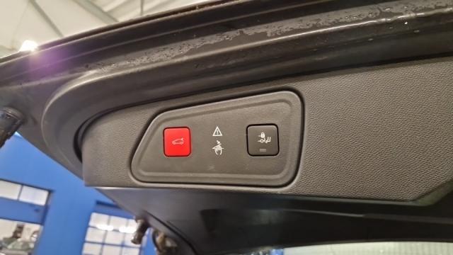 Peugeot 3008 image 1