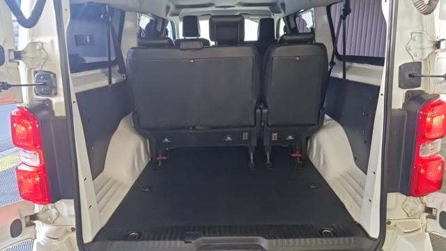 Peugeot Expert Combi image 4