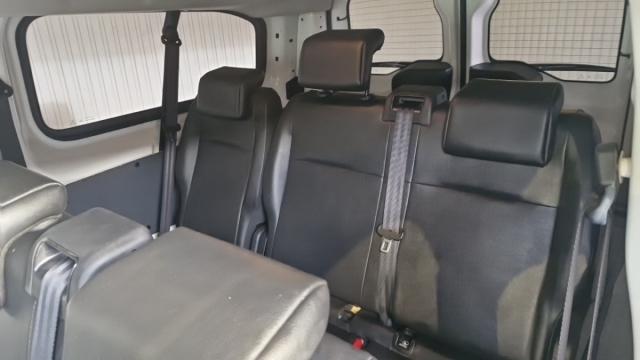 Peugeot Expert Combi image 6