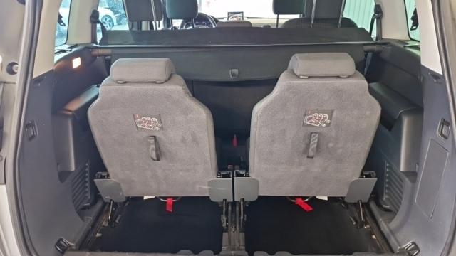 Peugeot 5008 image 8