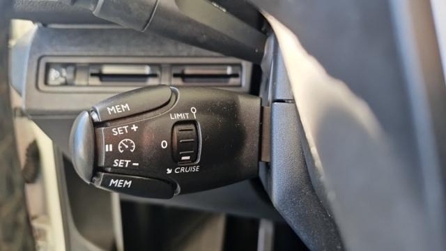 Peugeot 5008 image 8