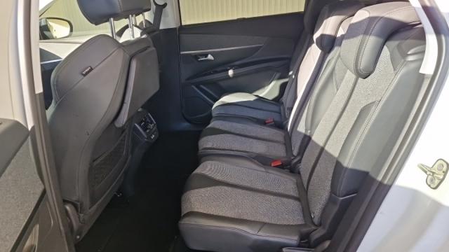 Peugeot 5008 image 4