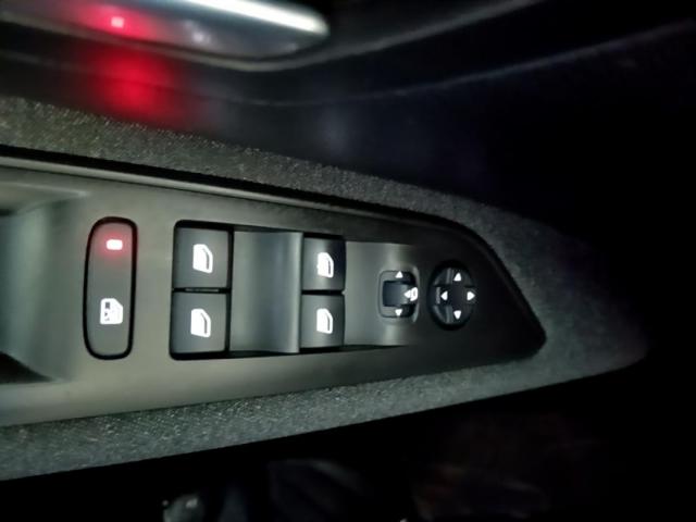 Peugeot 3008 image 3