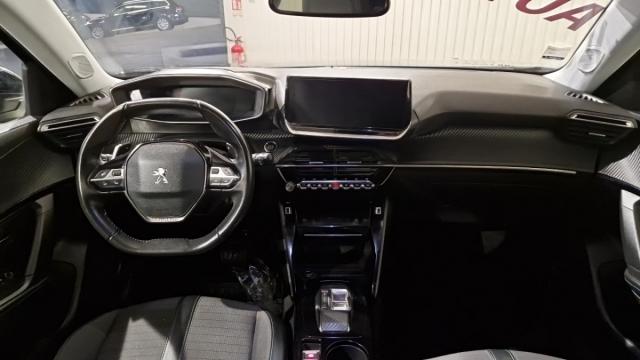 Peugeot 2008 image 8