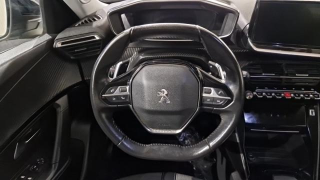 Peugeot 2008 image 2