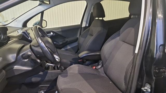 Peugeot 208 image 3