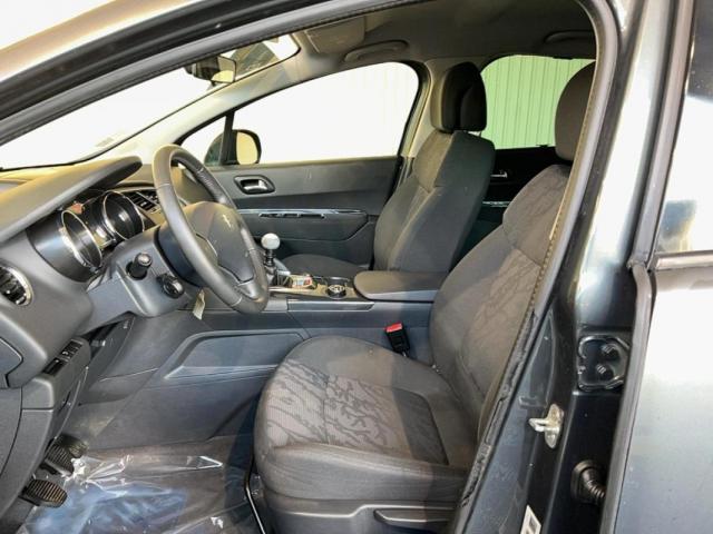 Peugeot 3008 image 2