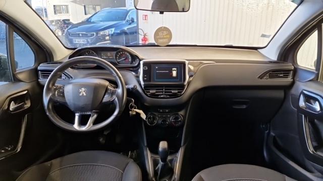 Peugeot 208 image 1