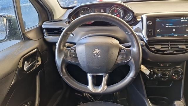 Peugeot 208 image 9