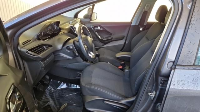 Peugeot 208 image 3
