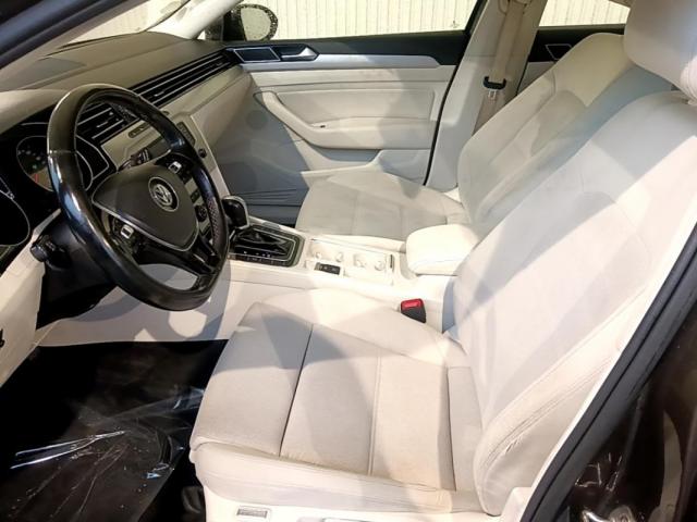 Volkswagen Passat Sw image 2
