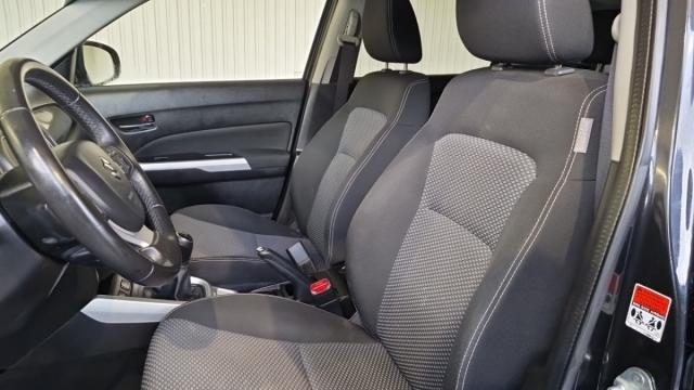 Suzuki Vitara image 7